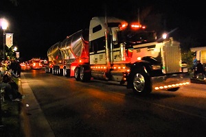 Noční prohlídka kamionů